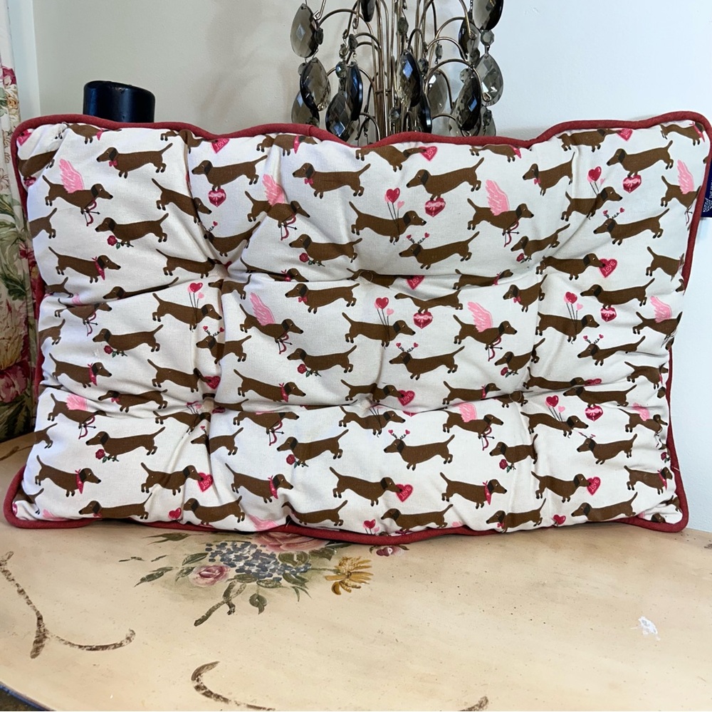Dachshund Doxie Pink Cupid Wings Red Love Hearts Roses Valentine Dog Bed NWOT